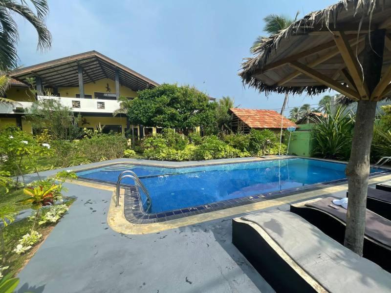 Solomon Beach Hotel Marawila Bagian luar foto