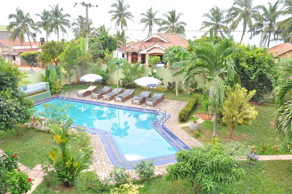 Solomon Beach Hotel Marawila Bagian luar foto
