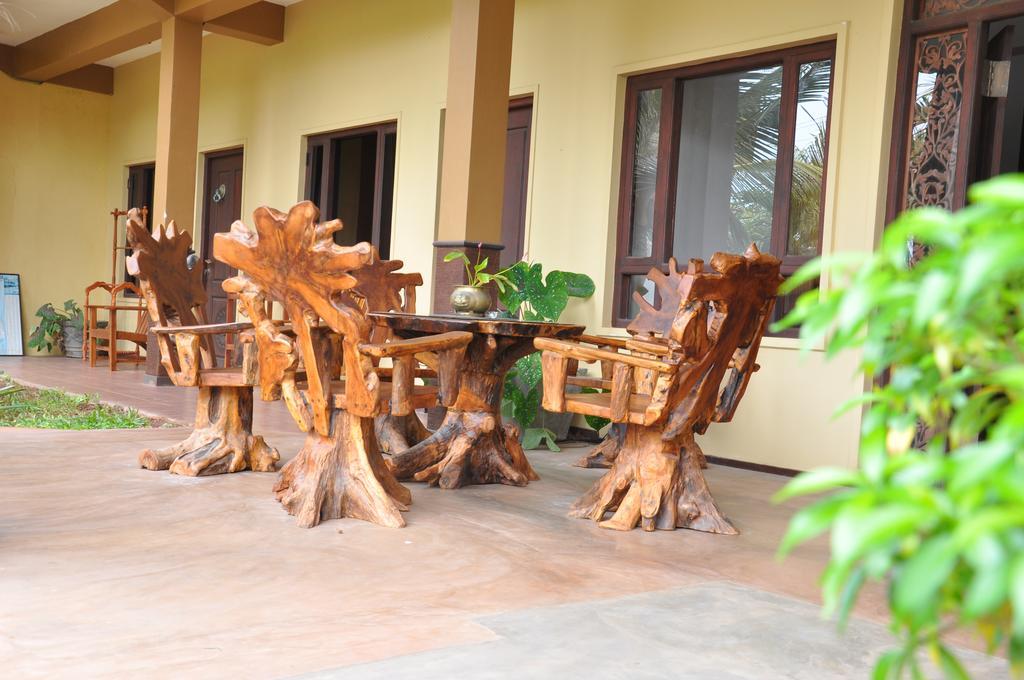 Solomon Beach Hotel Marawila Bagian luar foto
