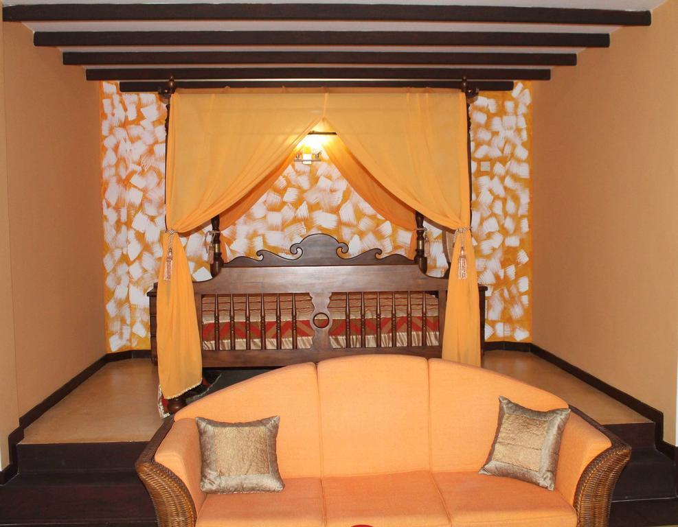Solomon Beach Hotel Marawila Bagian luar foto